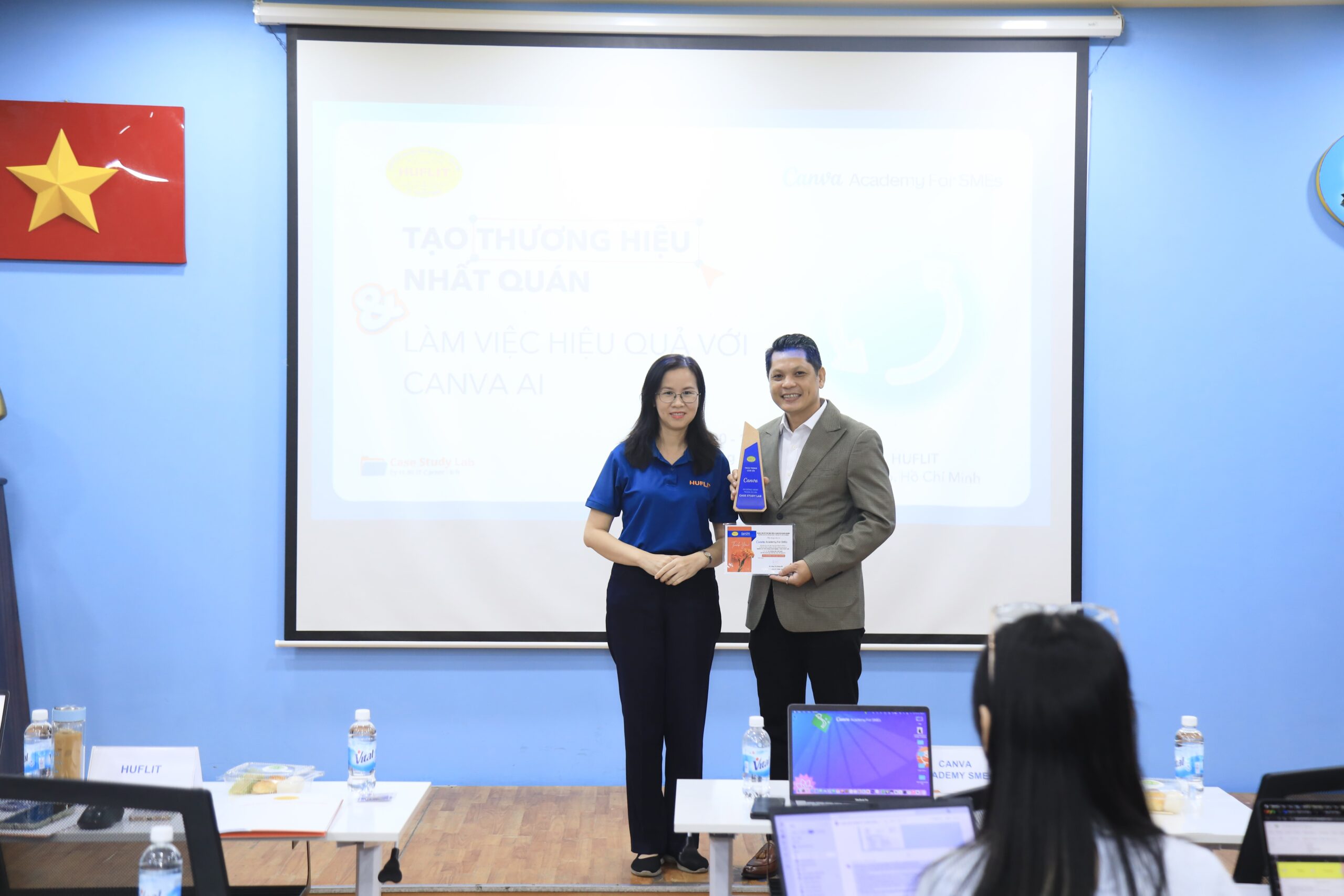 Trao tặng biểu trưng Canva